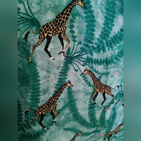 Jane & Delancey women's novelty giraffe Wildlife print tunic \Blouse SZ. Med.NWT - Picture 5 of 7